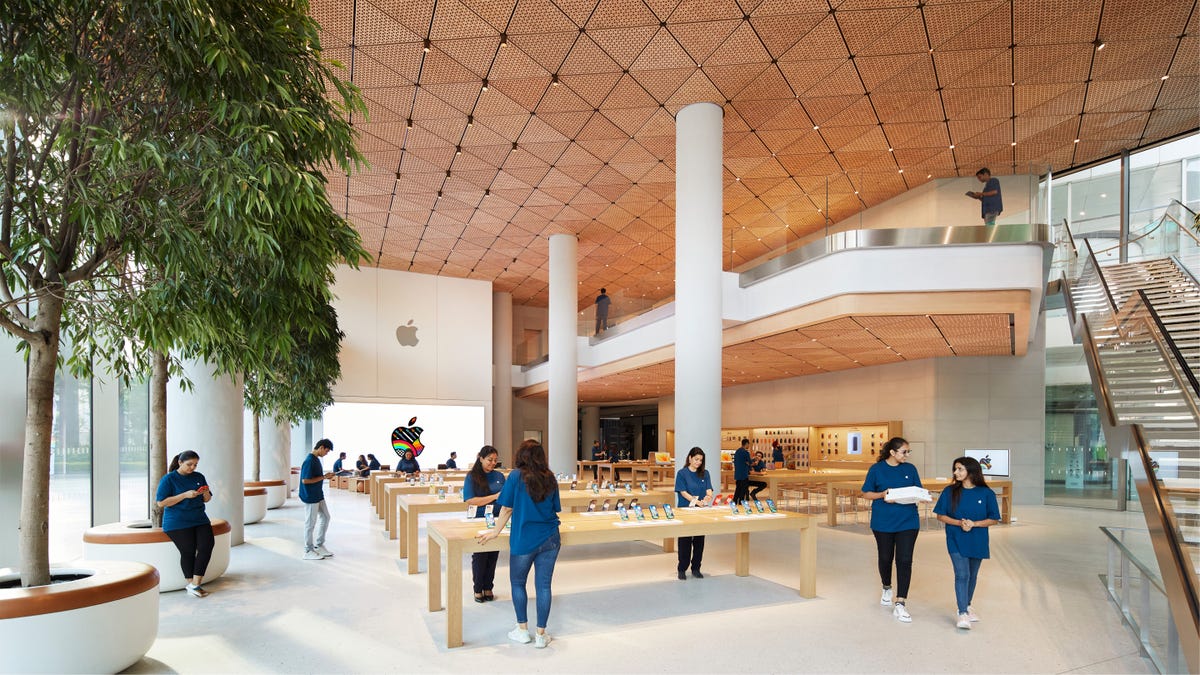 The interior of the Mumbai Apple store