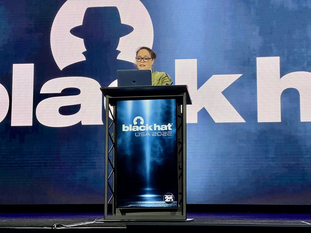 A picture of Kim Zetter speaking at Black Hat.